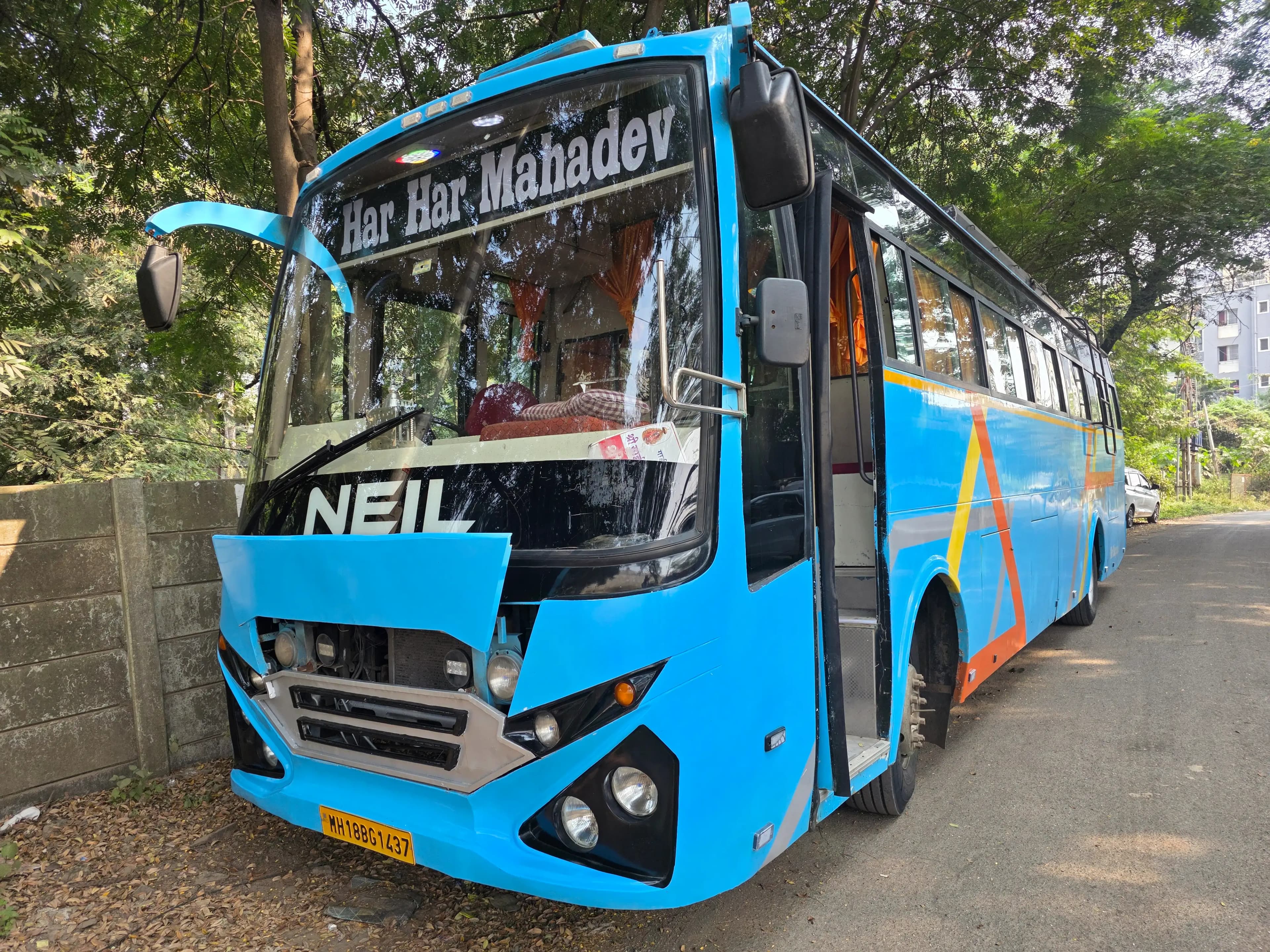 Luxury Bus (49 Seater)